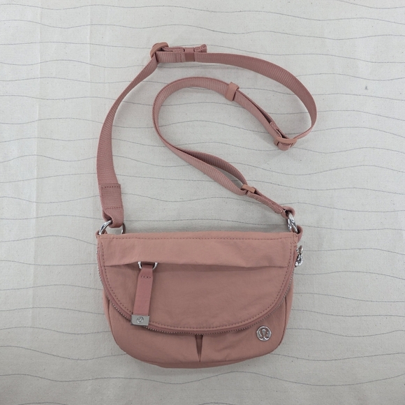 Lululemon Womens All Night Festival Bag Micro 1.5L Blush Silver Zipper Foldover - Picture 1 of 9